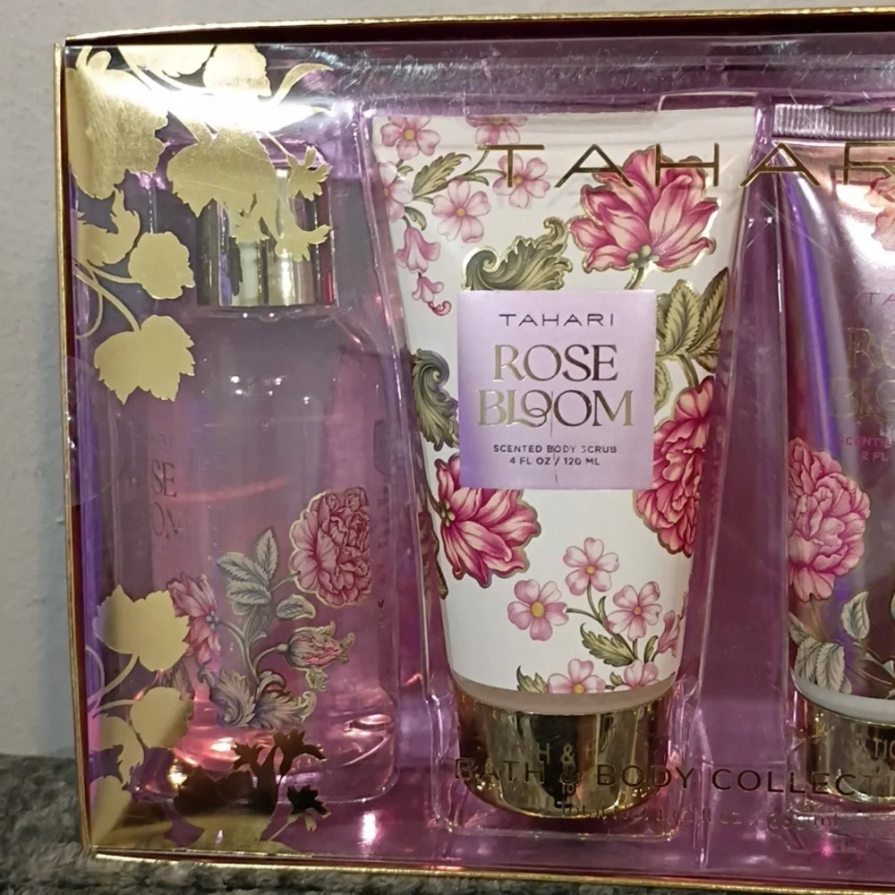 Tahari, NIB, Rose Bloom, Bath & Body Collection, 4 PIECE SET - Picture 3 of 8